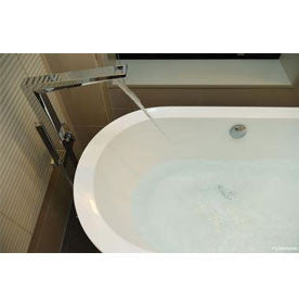 Comment nettoyer une baignoire en acrylique (ou Résicryl®) : nos conseils d'entretien