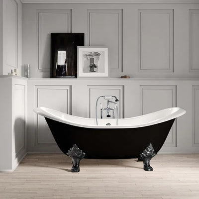 Quand le noir s’invite dans la salle de bain