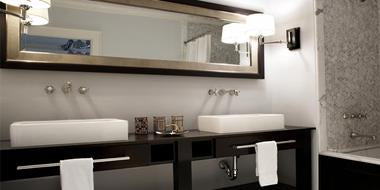 Double vasque ou simple vasque : avantages et  inconvénients d’un lavabo double vasque dans sa salle de  bain ?