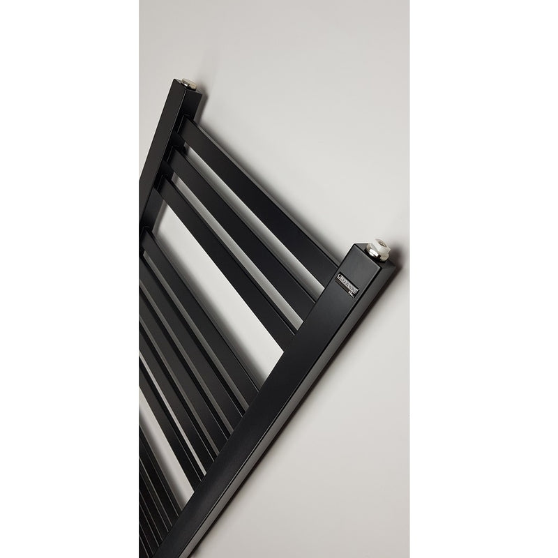 Radiateur sèche-serviettes eau chaude design BERYL 115 x 44 cm noir mat