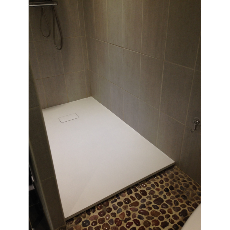 Receveur de douche extra plat PIATTO en SoliCast® surface ardoisée blanc - Le Monde du Bain