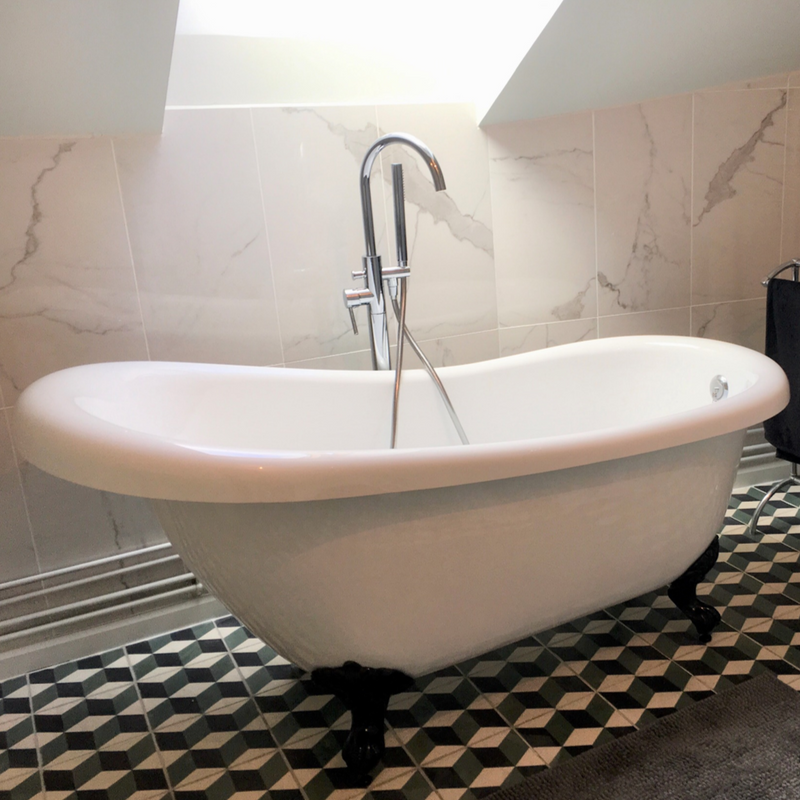 Baignoire ancienne RICHMOND Blanche - Le Monde du Bain | Commun