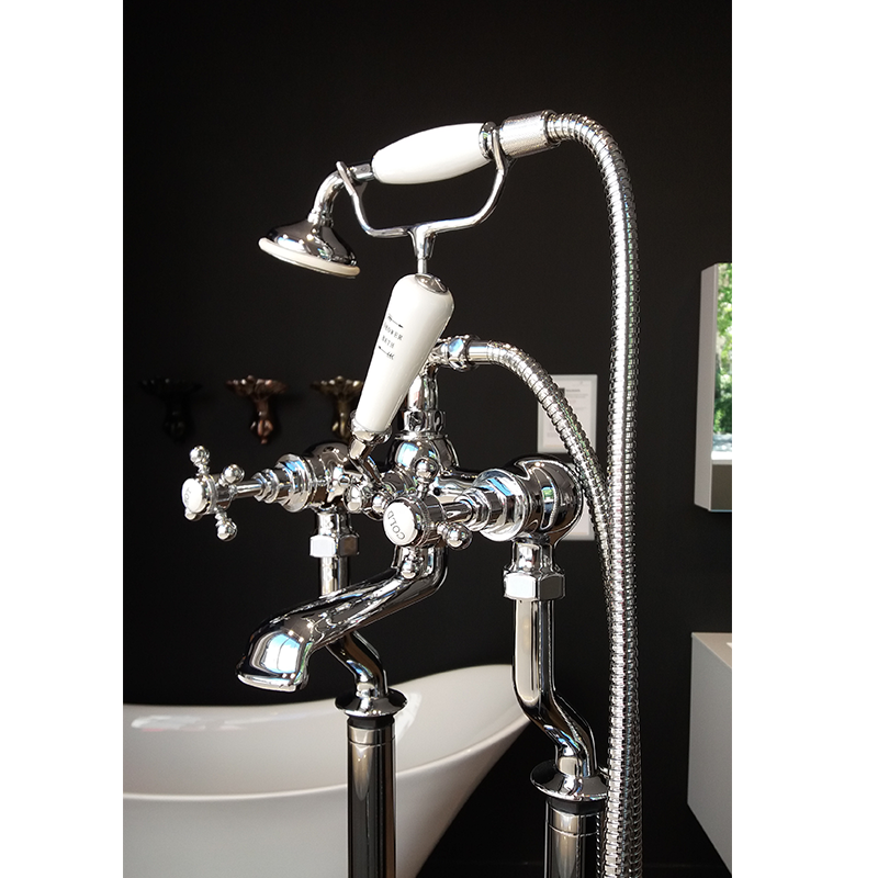 Robinet mélangeur ancien sur colonnes CANTERBURY - Le Monde du Bain